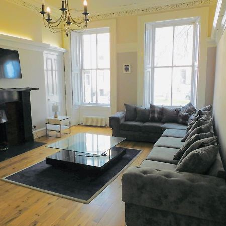 West End - Stunning, Spacious, 3 Bedroom, Main Door Flat With Private Parking Glasgow Buitenkant foto