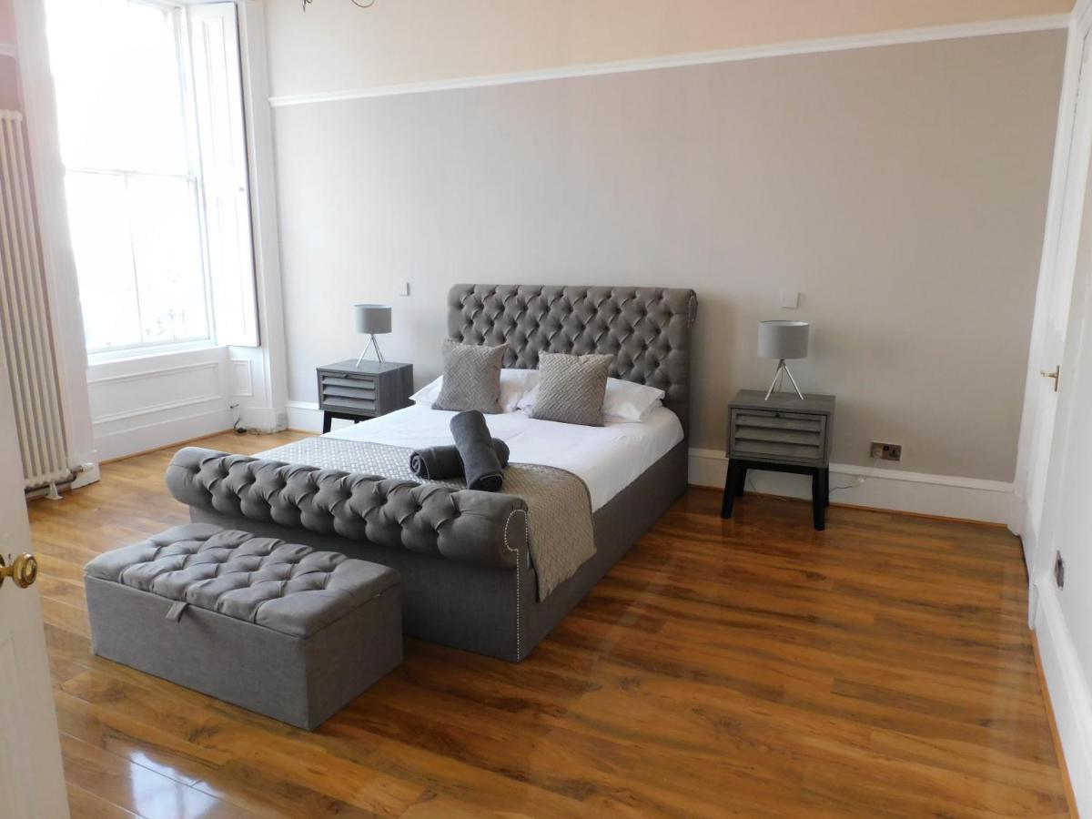 West End - Stunning, Spacious, 3 Bedroom, Main Door Flat With Private Parking Glasgow Buitenkant foto
