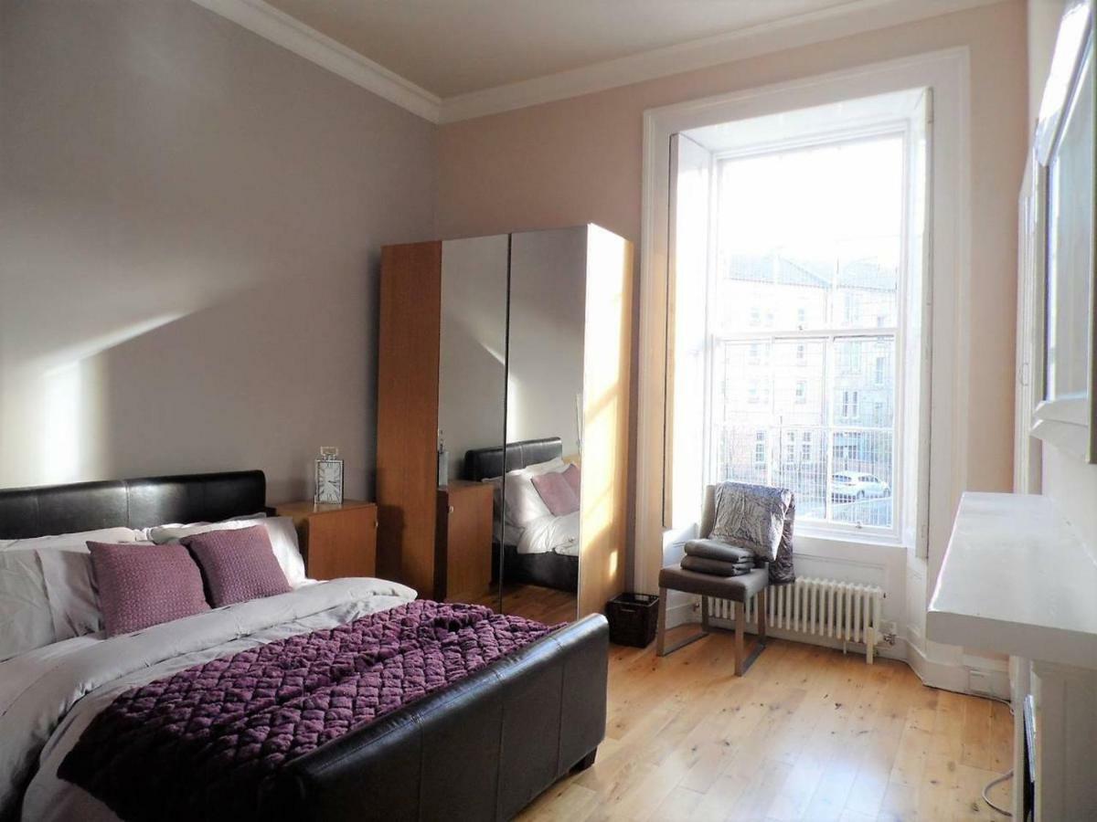 West End - Stunning, Spacious, 3 Bedroom, Main Door Flat With Private Parking Glasgow Buitenkant foto