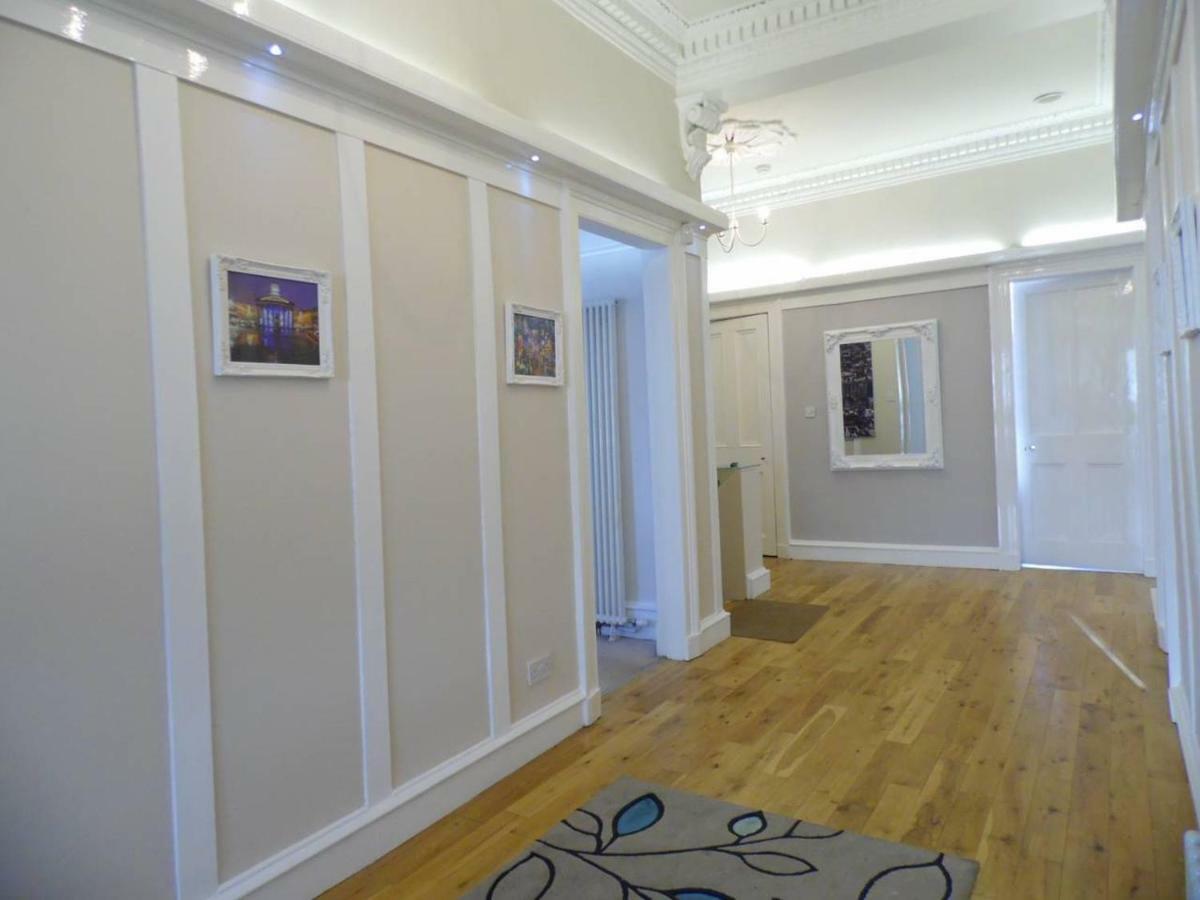 West End - Stunning, Spacious, 3 Bedroom, Main Door Flat With Private Parking Glasgow Buitenkant foto