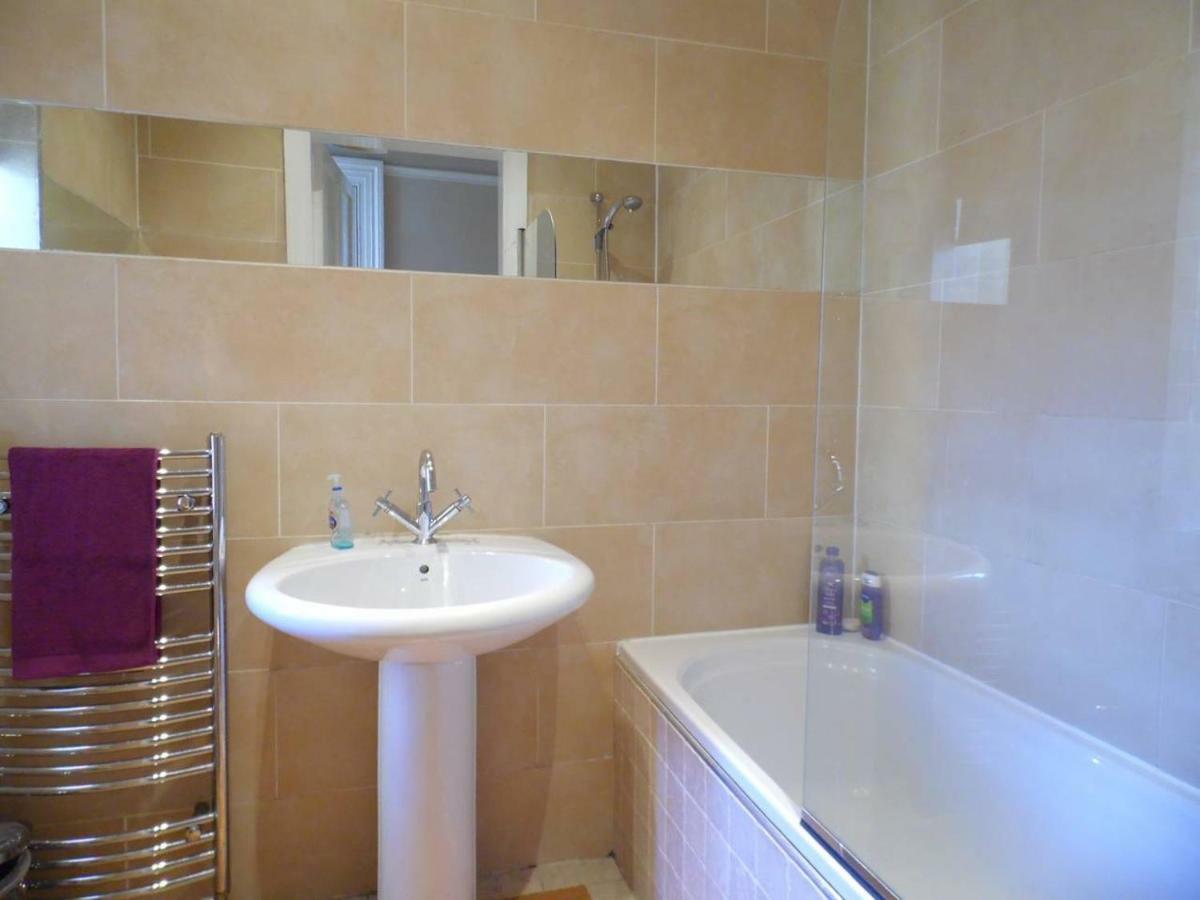 West End - Stunning, Spacious, 3 Bedroom, Main Door Flat With Private Parking Glasgow Buitenkant foto